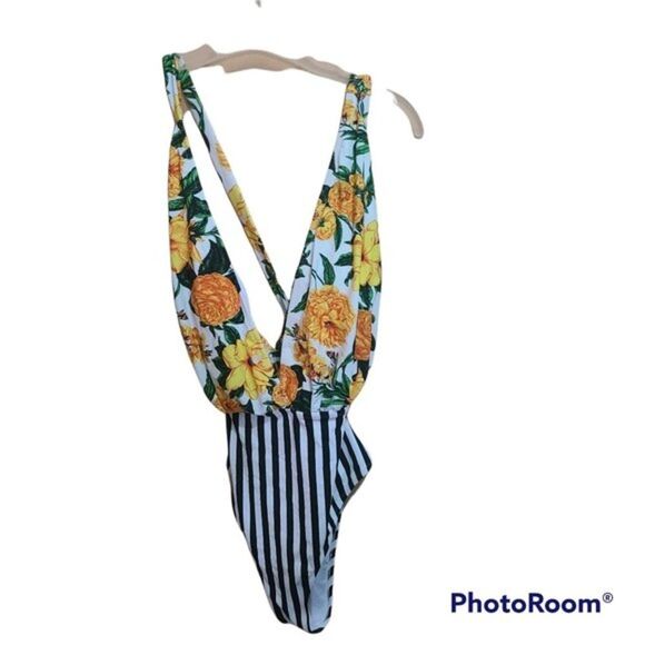 Cupshe orange Floral And Black Stripe One-Piece criss cross Back swimsuit - Picture 5 of 10